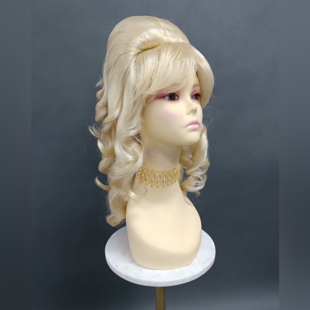 Blonde retro 60s beehive wig